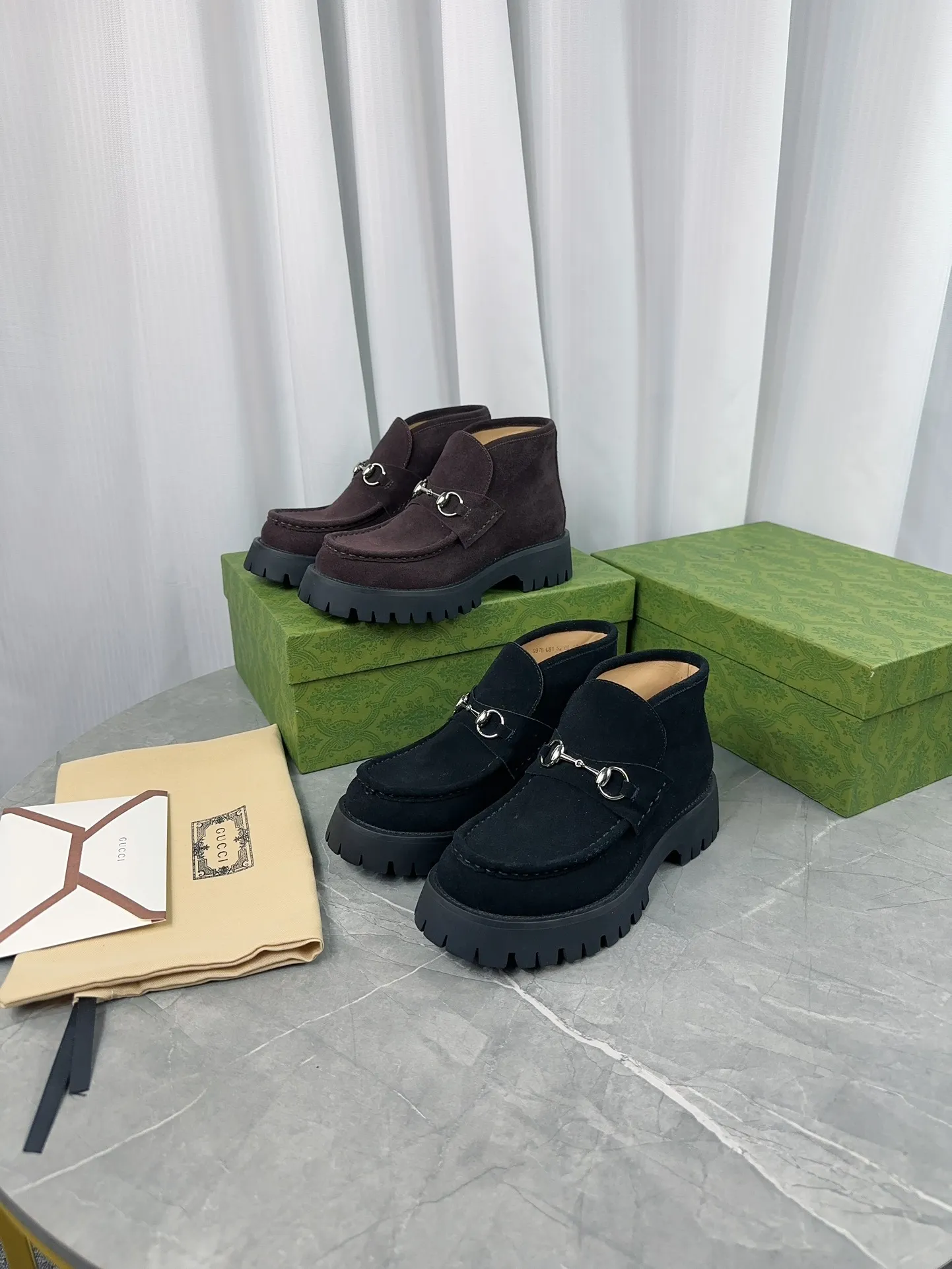 Men's shoes 💰620💰 New model from Gucci, double GG groove thick-soled loafers. The original version is made 1:1. Super beautiful quality, classic model at the counter. ❶Upper: original open-edge beaded cowhide ❷Inner lining: water-dyed cowhide ❸Feet: water-dyed cowhide ❹Outsole: ultra-light original sole ❺Thick sole heightening: 3.5cn ❻Packing: original packaging ❼Number: 35-42 (41 41 customized, non-refundable) Men's model: 38-46 (45, 46 customized, non-returnable)